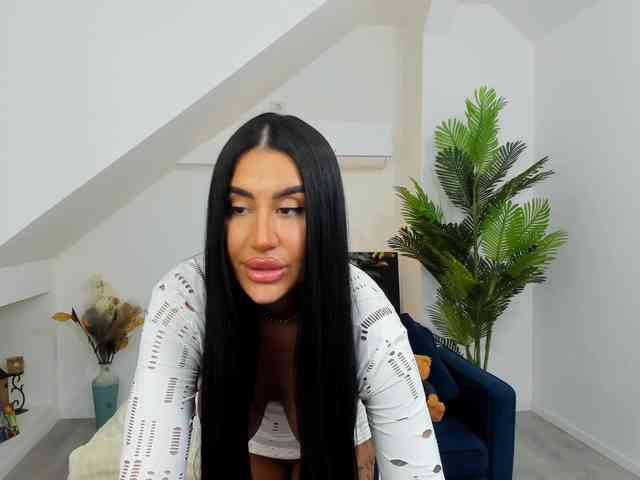 RanyaEvy webcam