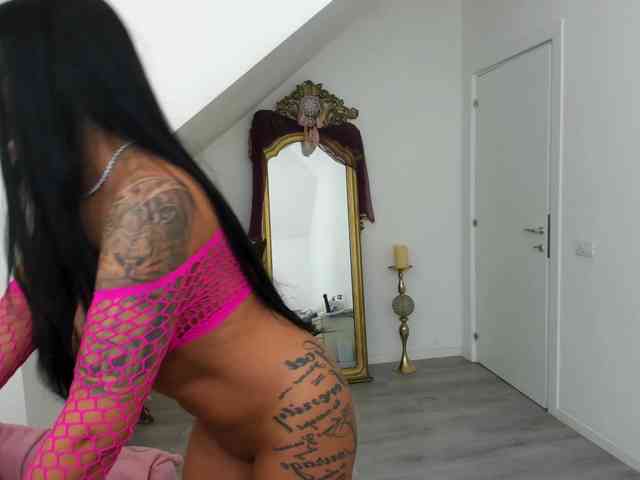 RanyaEvy webcam