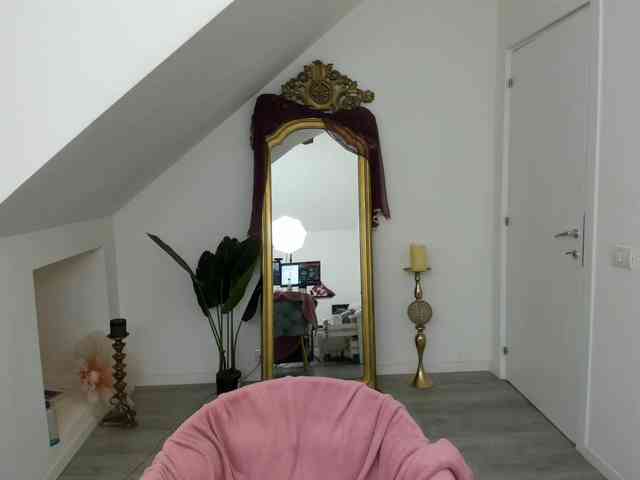 RanyaEvy webcam
