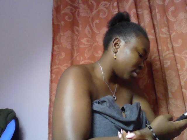 sexyebonita1 live cam on BongaCams