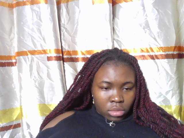 le modèle sexyebonita1 est en webcam porno dans un show sur le site bongacams, il possède les tags suivants: Ebony,Redhead,Trimmed