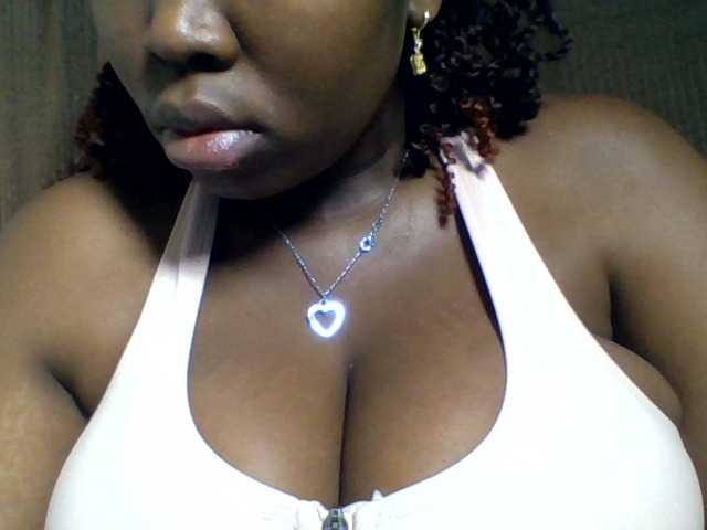 sexyebonita1 live cam on BongaCams