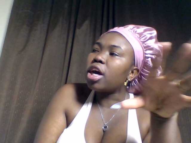 sexyebonita1 live cam on BongaCams