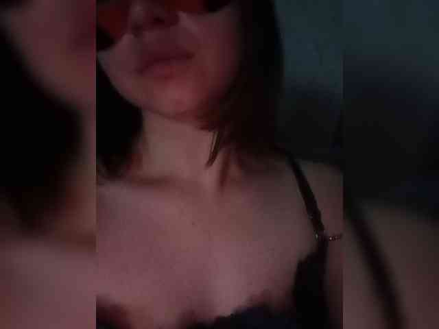 Karina-myau webcam