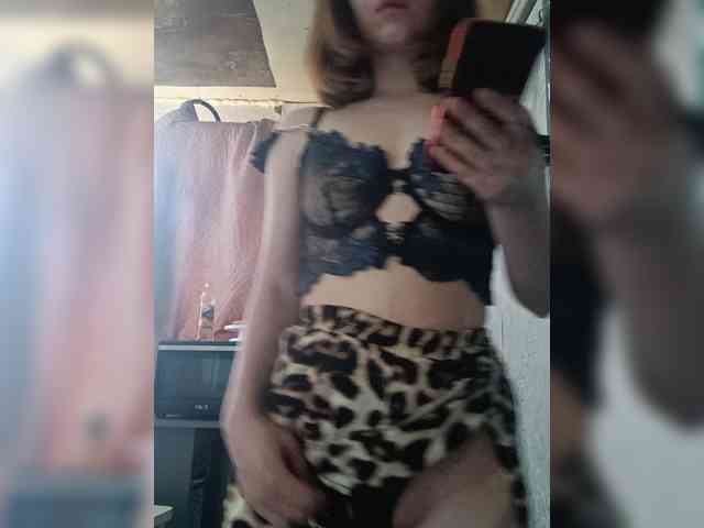 Karina-myau webcam