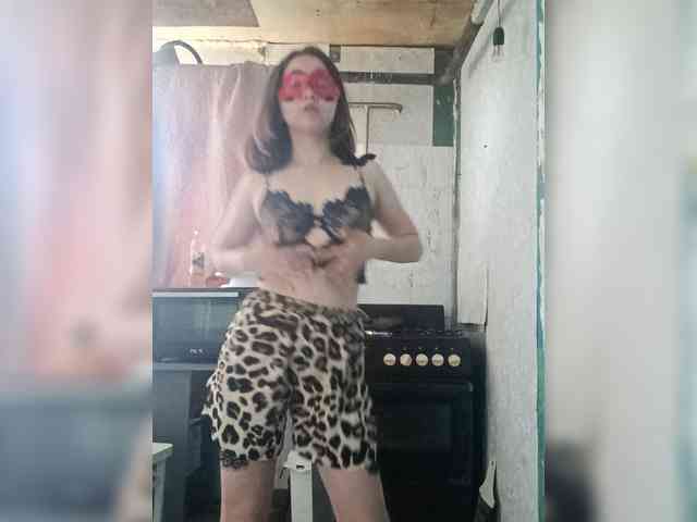 Karina-myau webcam