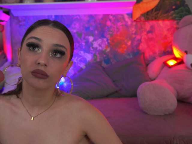 ZaraFeline live cam on BongaCams
