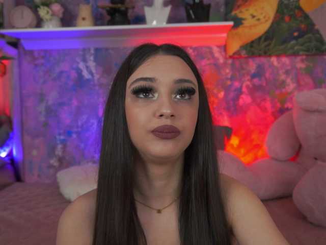ZaraFeline live cam on BongaCams