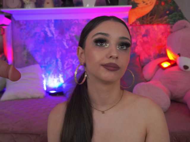 ZaraFeline live cam on BongaCams