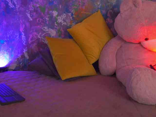 ZaraFeline webcam