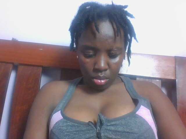 le modèle SweetAriah est en webcam porno dans un show sur le site bongacams, il possède les tags suivants: Ebony,Brunette,Trimmed