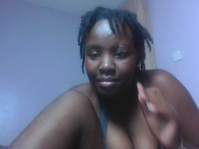 le modèle SweetAriah est en webcam porno dans un show sur le site bongacams, il possède les tags suivants: Ebony,Brunette,Trimmed