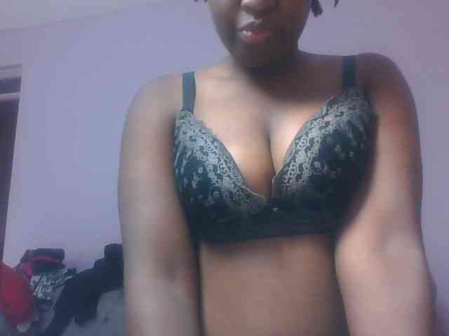 SweetAriah webcam