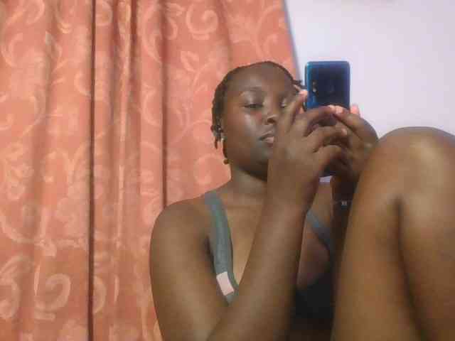 SweetAriah webcam