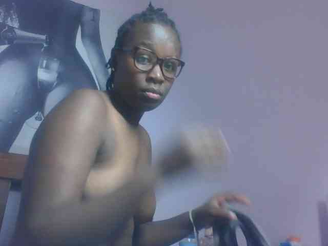 SweetAriah webcam