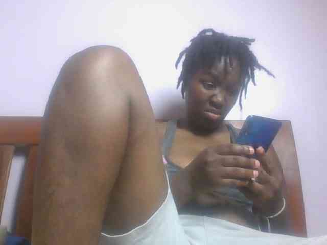 SweetAriah webcam