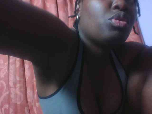 SweetAriah webcam
