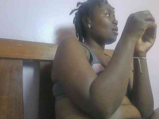SweetAriah webcam