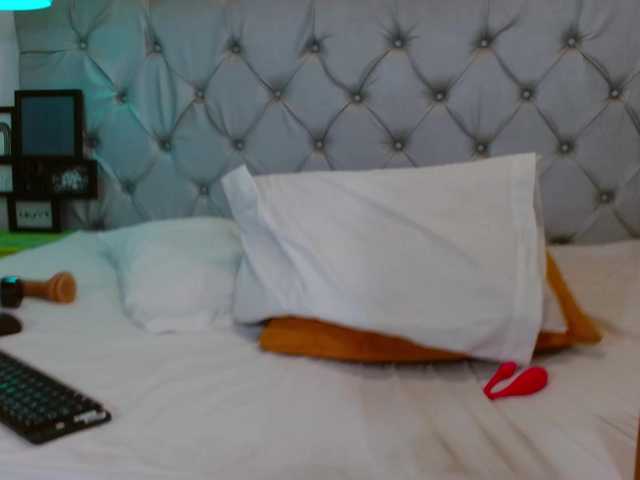 noah-0814 live webcam show