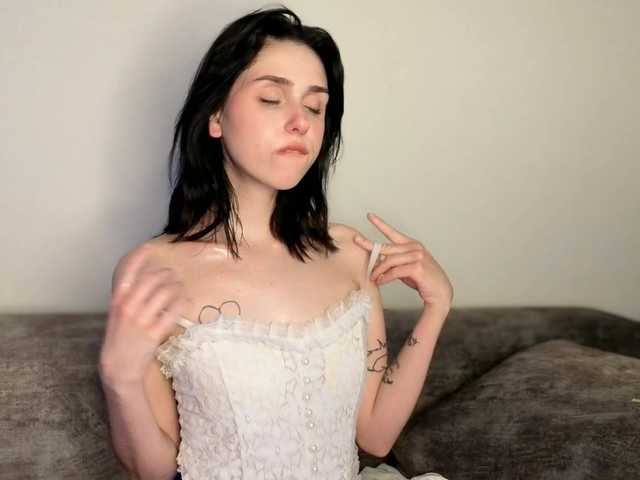 в попе у Lola-Aura