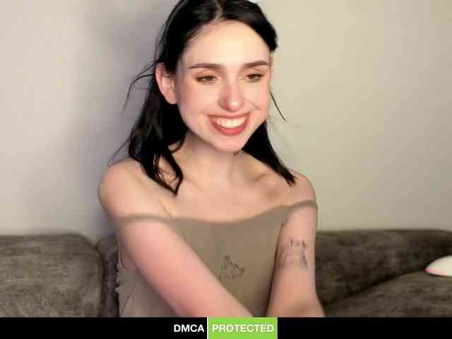 Lola-Aura webcam