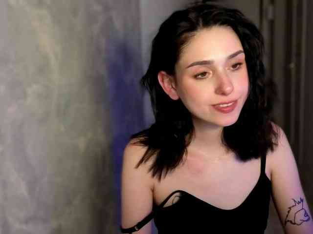 Lola-Aura webcam