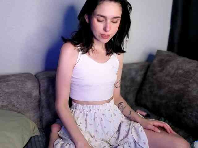Lola-Aura webcam
