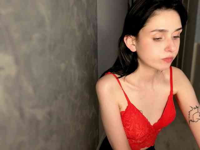 Lola-Aura webcam