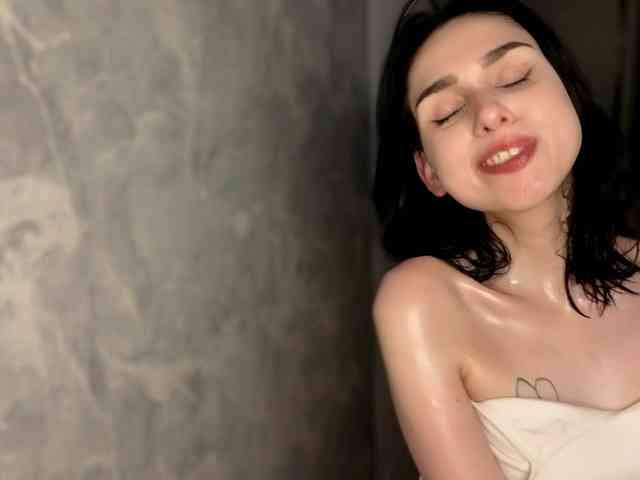 Lola-Aura webcam