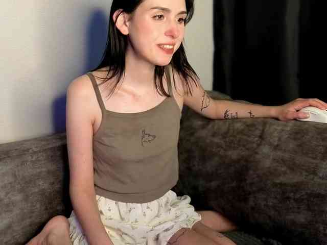 Lola-Aura webcam