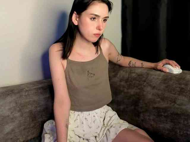 Lola-Aura webcam