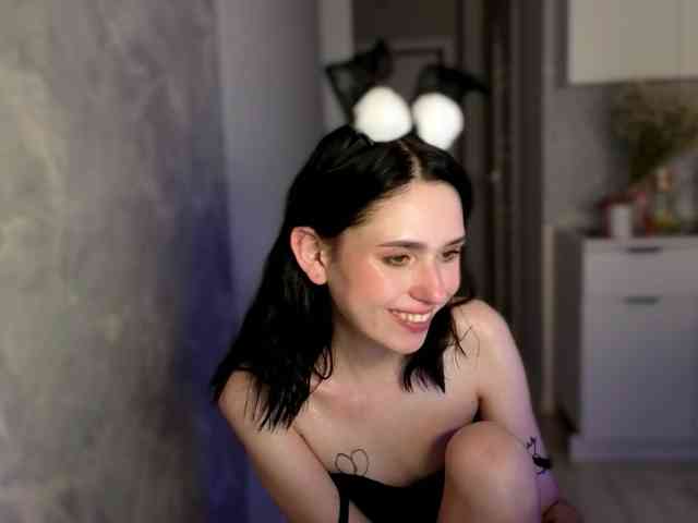 Model: Lola-Aura