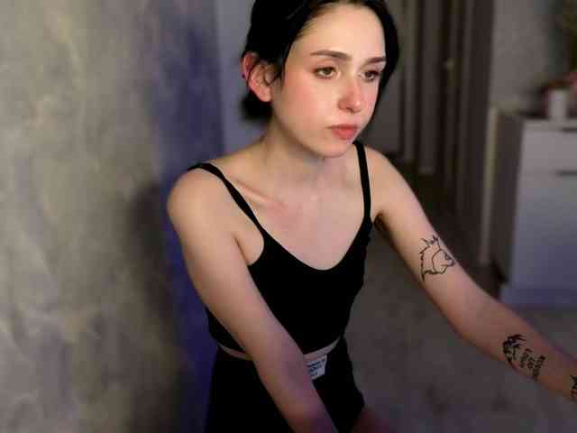 Lola-Aura webcam