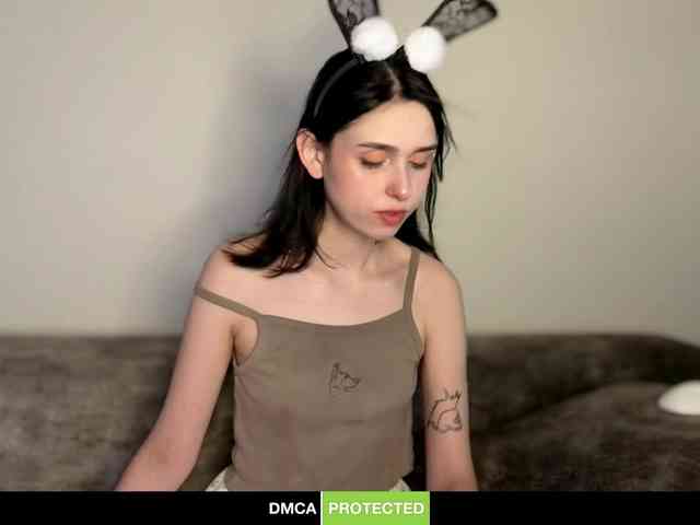 Lola-Aura webcam