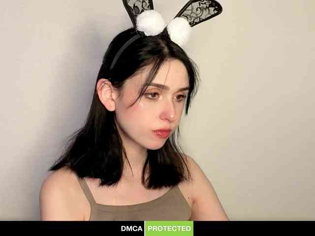 Lola-Aura webcam