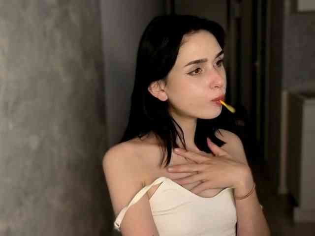 Lola-Aura webcam