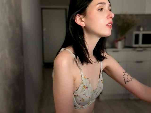 Lola-Aura webcam