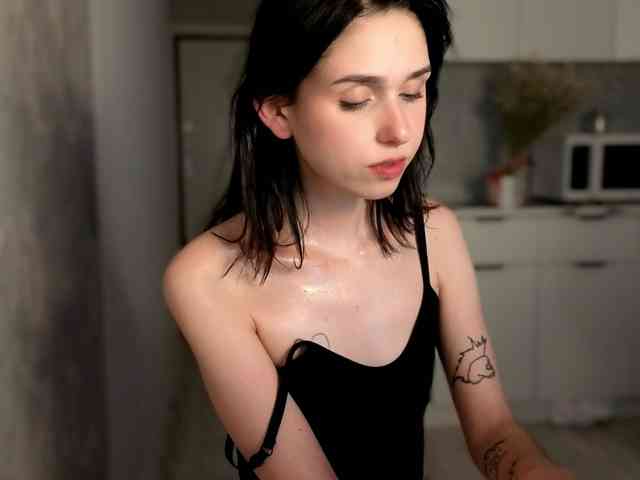 Lola-Aura webcam