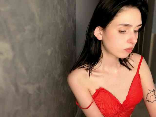 Lola-Aura webcam