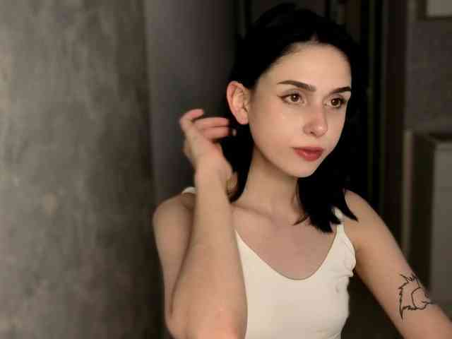 Lola-Aura webcam