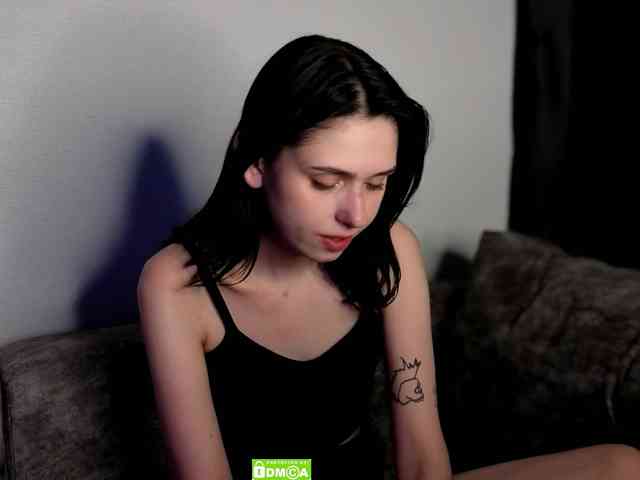 Lola-Aura webcam