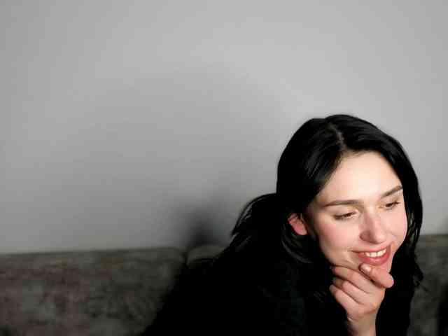 Lola-Aura webcam