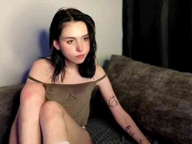Lola-Aura webcam