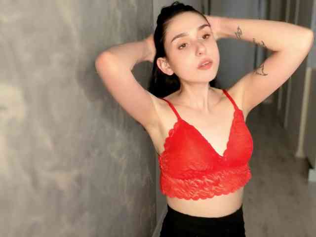Lola-Aura webcam