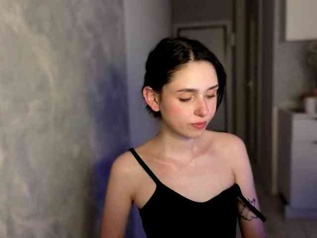 Lola-Aura webcam
