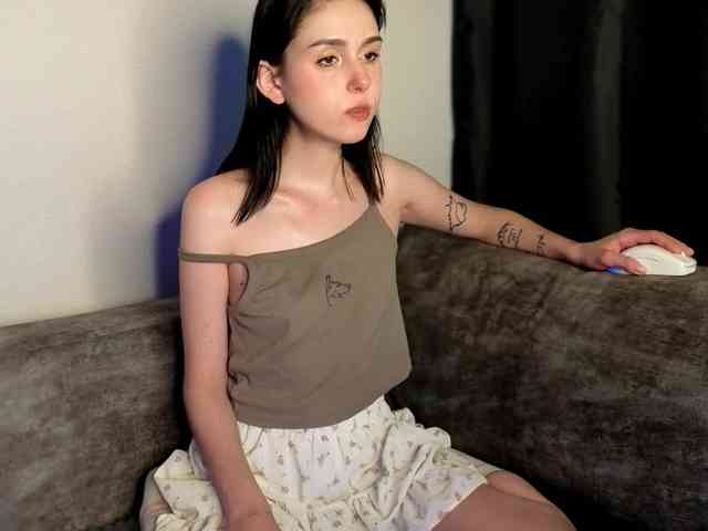 Lola-Aura webcam
