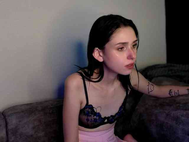 Lola-Aura webcam