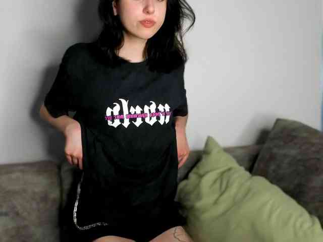 Lola-Aura webcam