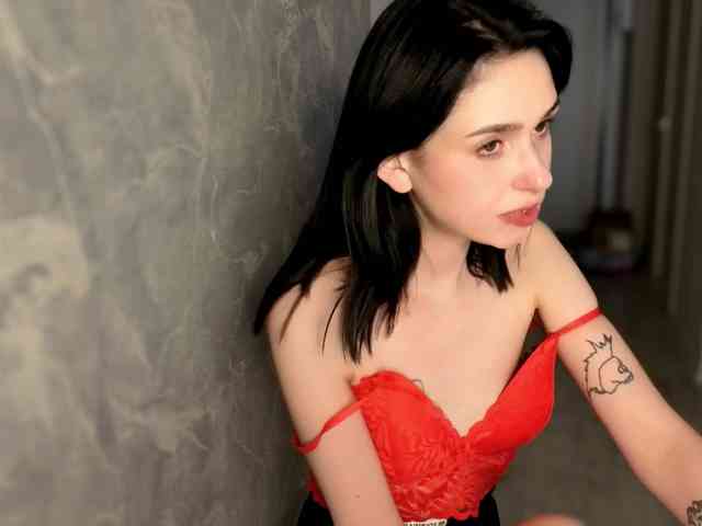 Model: Lola-Aura