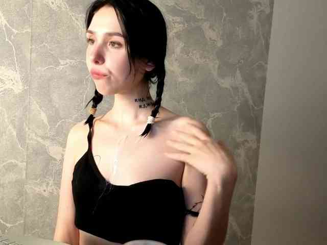Lola-Aura